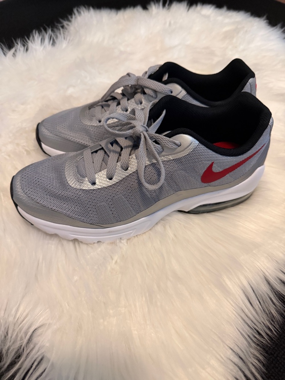Nike-Men's Air Max Invigor Sneakers
